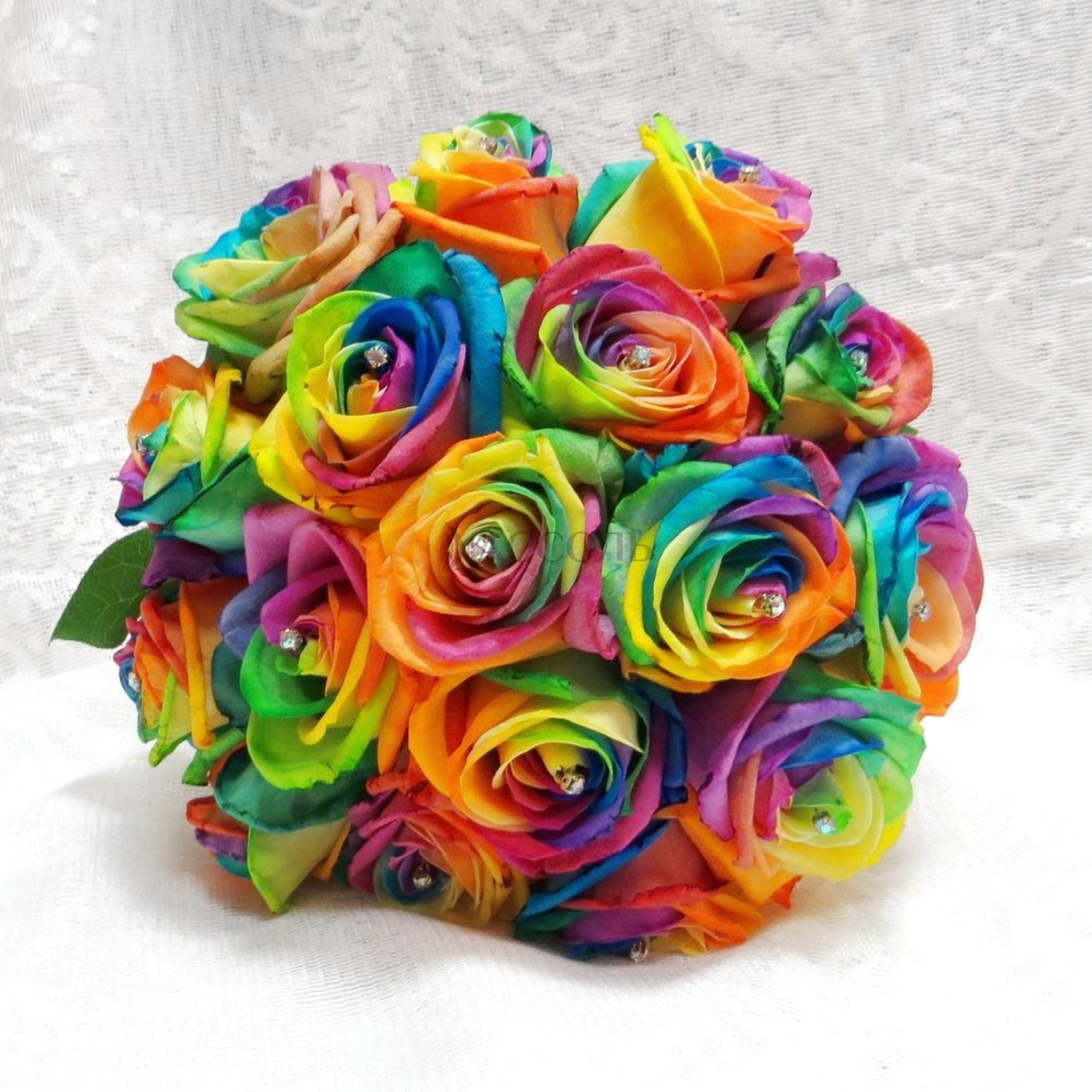 Букет невесты из радужных роз купить в Москве | Студия цветов Ассоль
